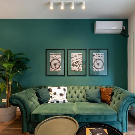 Downtown Retreat: Spacious 2-Br By Unirii Square Bucureşti Ngoại thất bức ảnh
