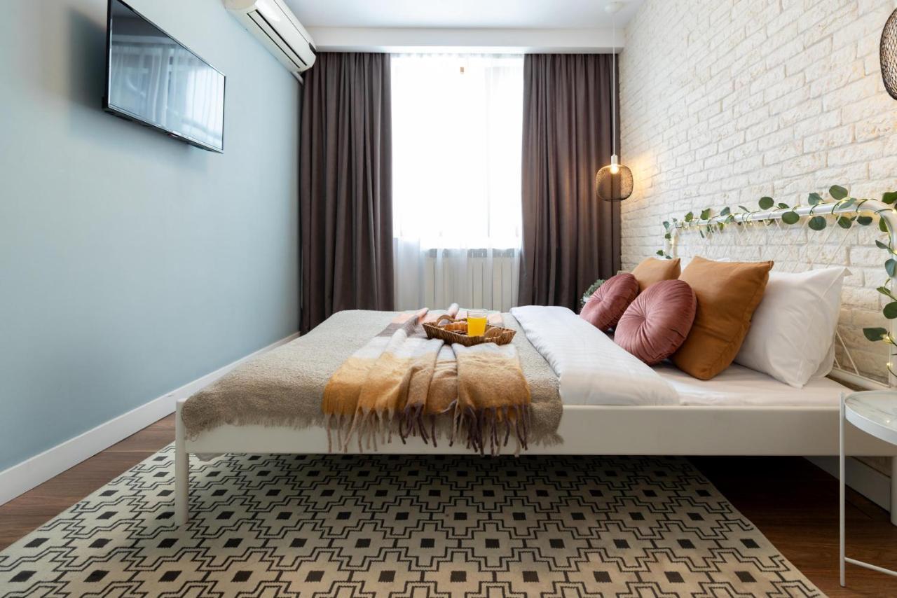 Downtown Retreat: Spacious 2-Br By Unirii Square Bucureşti Ngoại thất bức ảnh
