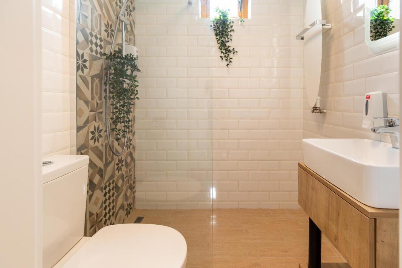 Downtown Retreat: Spacious 2-Br By Unirii Square Bucureşti Ngoại thất bức ảnh